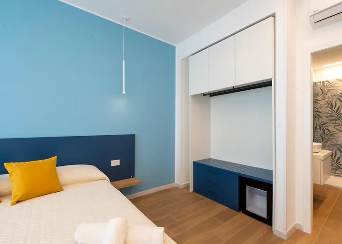 Apartment Sea Windows 2 *
