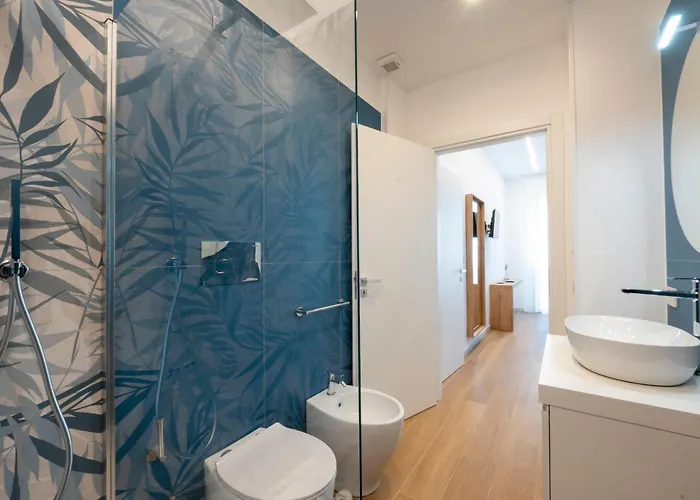 Apartment Sea Windows 2 *