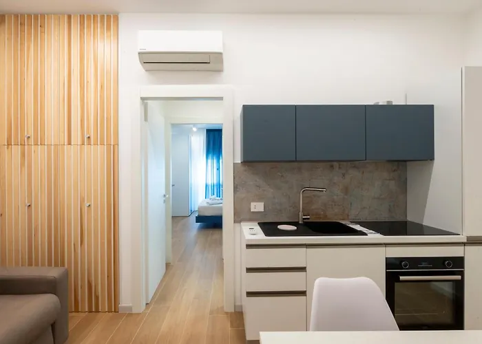 Apartment Sea Windows 2 *