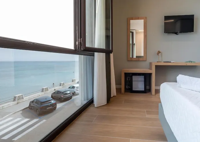 Sea Windows 2