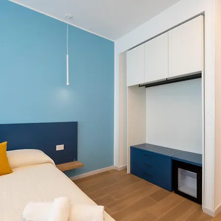 Apartment Sea Windows 2 *