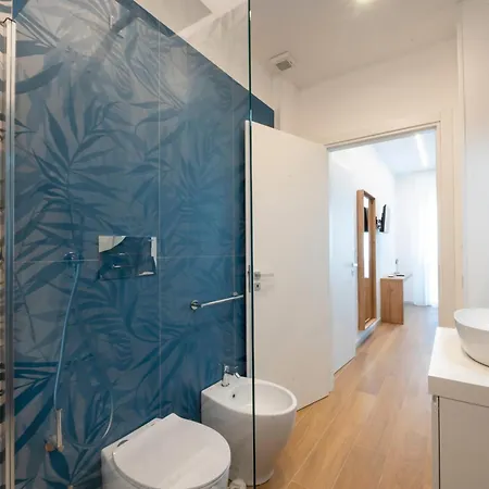 Apartment Sea Windows 2 *